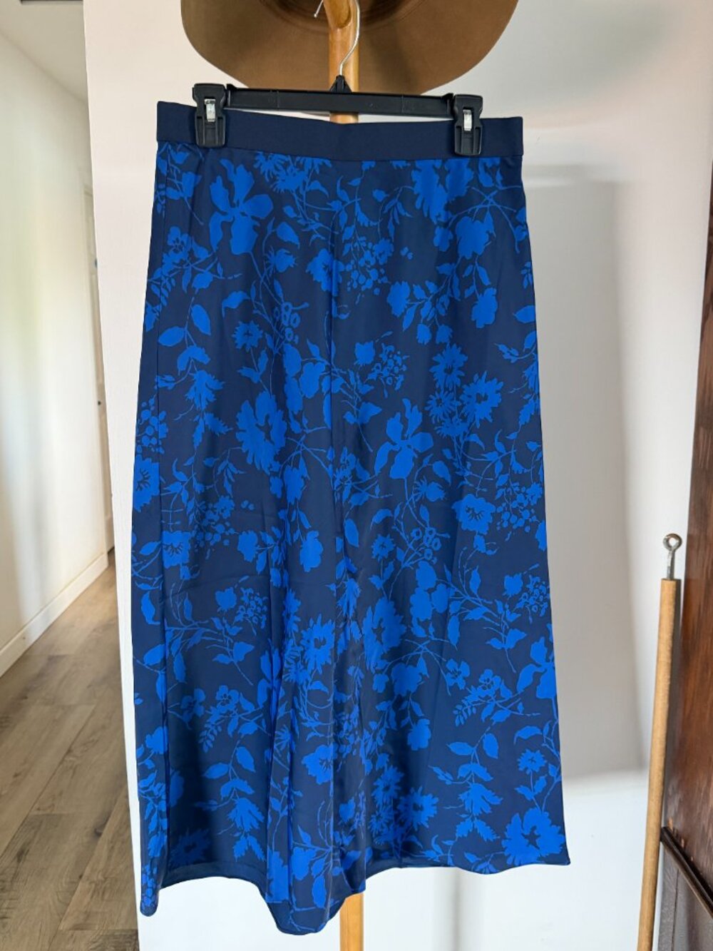 Outerknown midi skirt blue floral print medium NWT